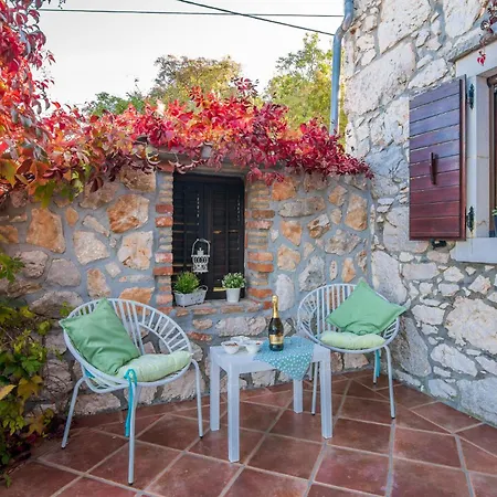 Amazing In Semesterbostad Dobrinj