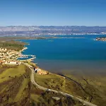בית נופש Amazing In Dobrinj